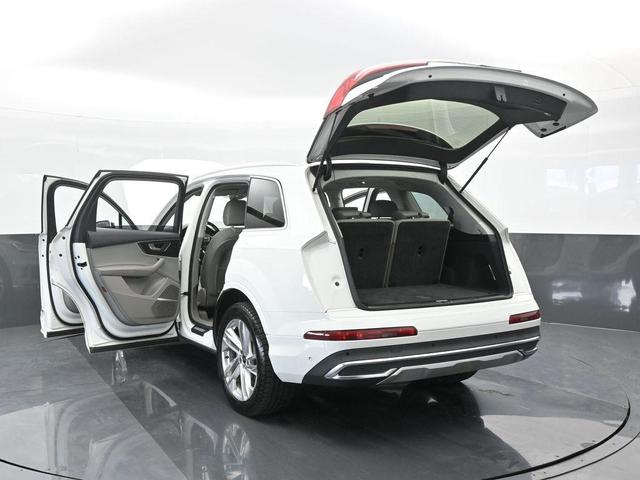 Photo of 2021 Carrara White Audi Q7