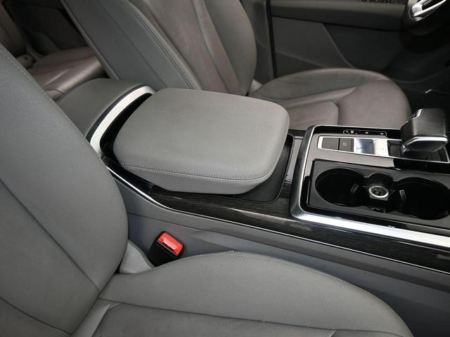 Photo of 2021 Carrara White Audi Q7