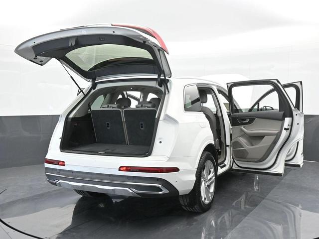 Photo of 2021 Carrara White Audi Q7