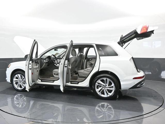 Photo of 2021 Carrara White Audi Q7