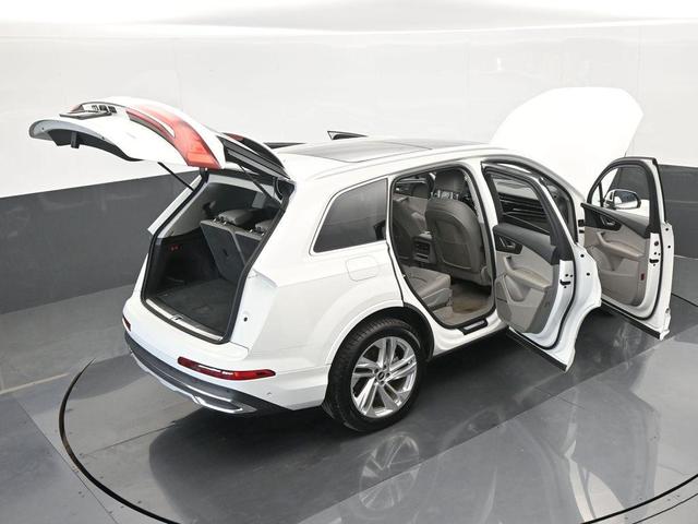Photo of 2021 Carrara White Audi Q7