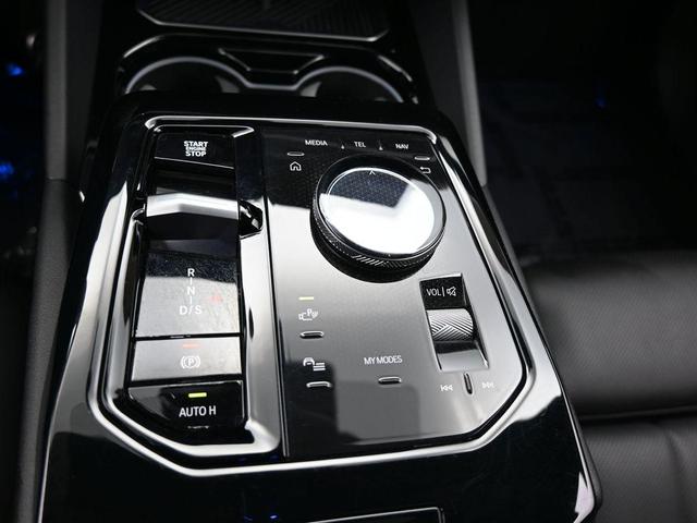Photo of 2024 Black BMW 530