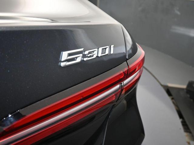 Photo of 2024 Black BMW 530