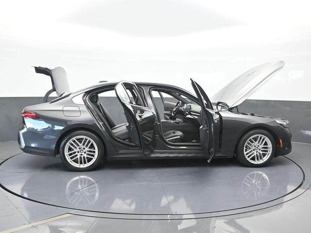 Photo of 2024 Black BMW 530