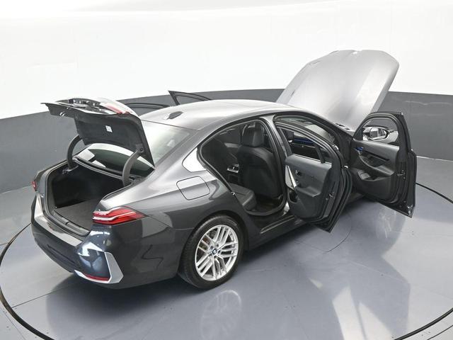 Photo of 2024 Black BMW 530