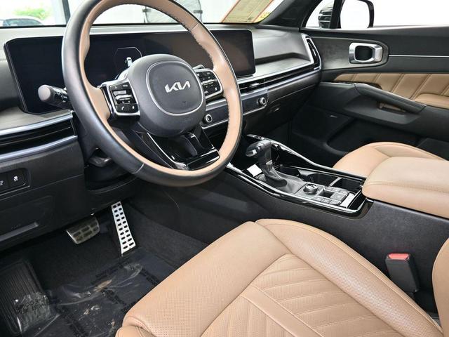 Photo of 2024 Wolf Gray Kia Sorento