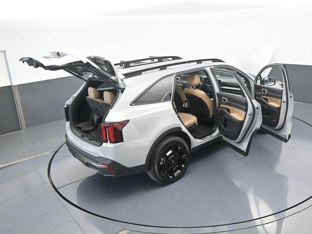 Photo of 2024 Wolf Gray Kia Sorento