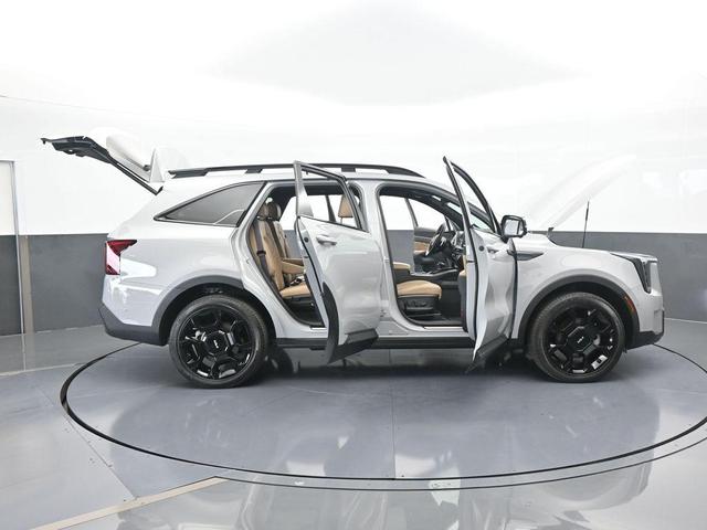 Photo of 2024 Wolf Gray Kia Sorento
