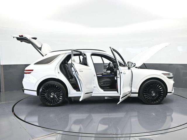 Photo of 2024 Uyuni White Genesis GV70