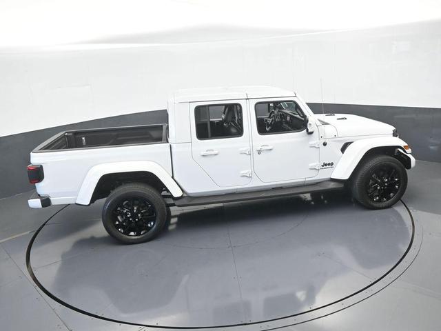 Photo of 2022 Bright White Clearcoat Jeep Gladiator