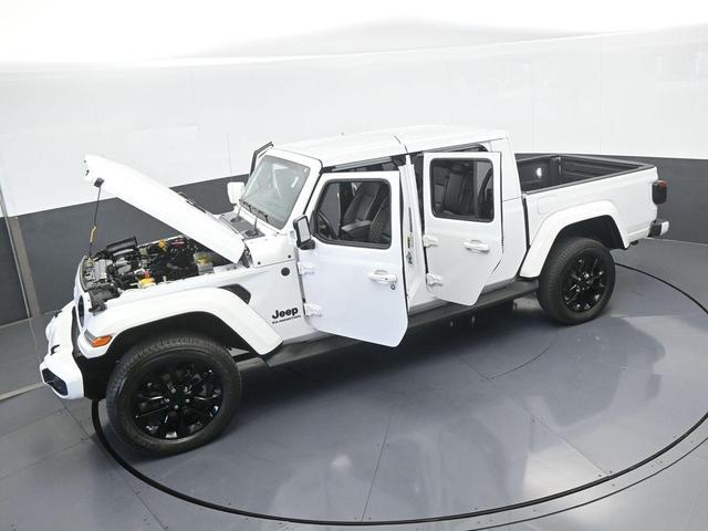 Photo of 2022 Bright White Clearcoat Jeep Gladiator