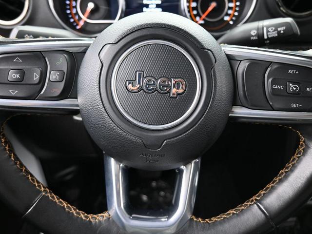 Photo of 2022 Bright White Clearcoat Jeep Gladiator