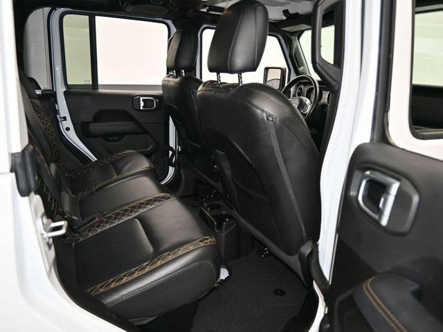 Photo of 2022 Bright White Clearcoat Jeep Gladiator