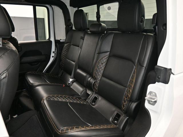 Photo of 2022 Bright White Clearcoat Jeep Gladiator
