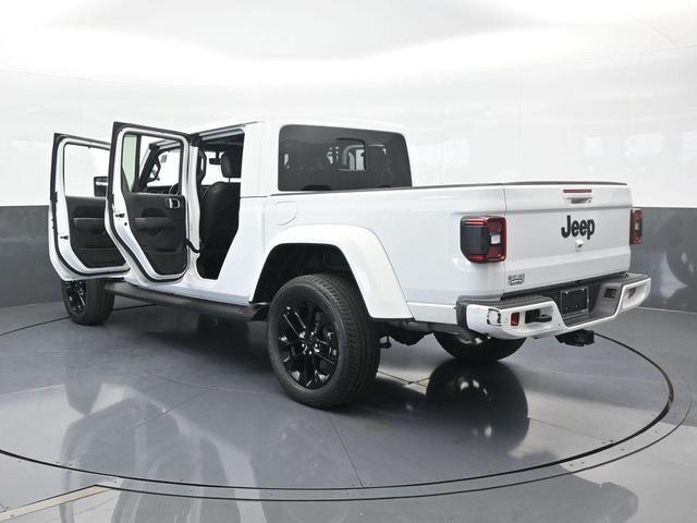 Photo of 2022 Bright White Clearcoat Jeep Gladiator