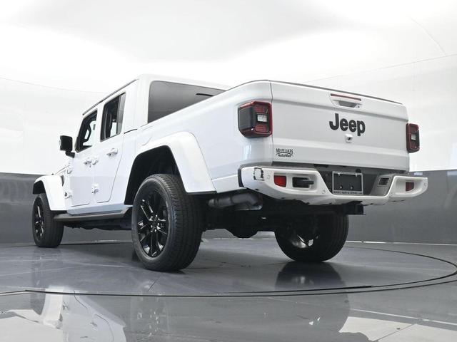Photo of 2022 Bright White Clearcoat Jeep Gladiator