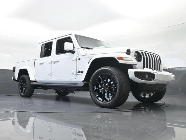 Photo of 2022 Bright White Clearcoat Jeep Gladiator