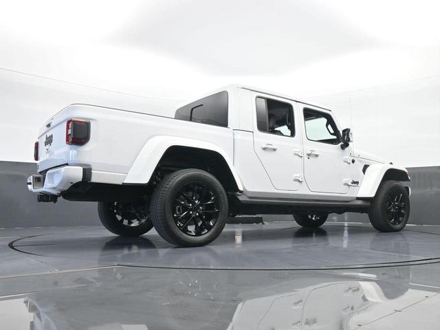 Photo of 2022 Bright White Clearcoat Jeep Gladiator