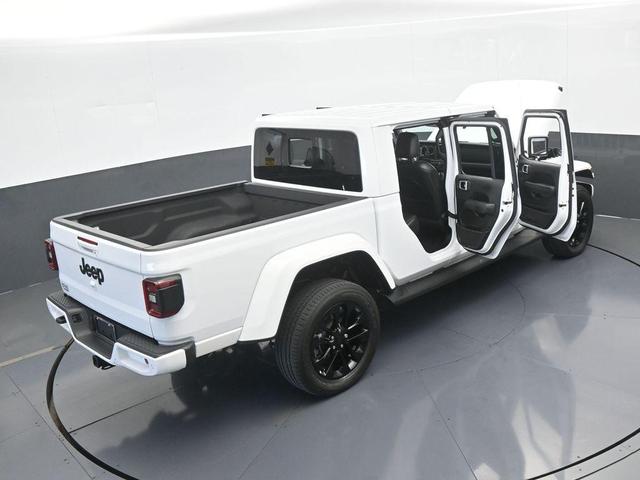 Photo of 2022 Bright White Clearcoat Jeep Gladiator