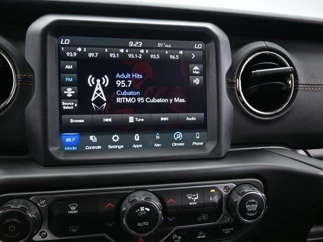 Photo of 2022 Bright White Clearcoat Jeep Gladiator