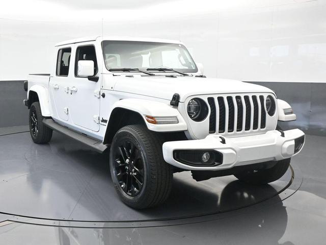 Photo of 2022 Bright White Clearcoat Jeep Gladiator