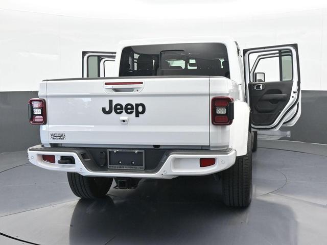 Photo of 2022 Bright White Clearcoat Jeep Gladiator