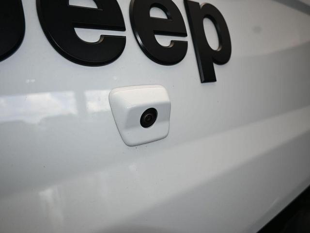 Photo of 2022 Bright White Clearcoat Jeep Gladiator
