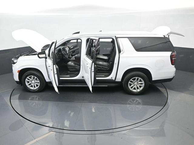 Photo of 2023 Summit White Chevrolet Suburban