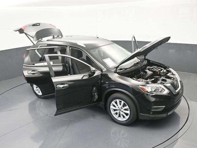 Photo of 2019 Magnetic Black Nissan Rogue