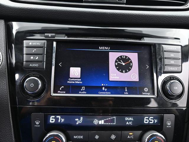 Photo of 2019 Magnetic Black Nissan Rogue