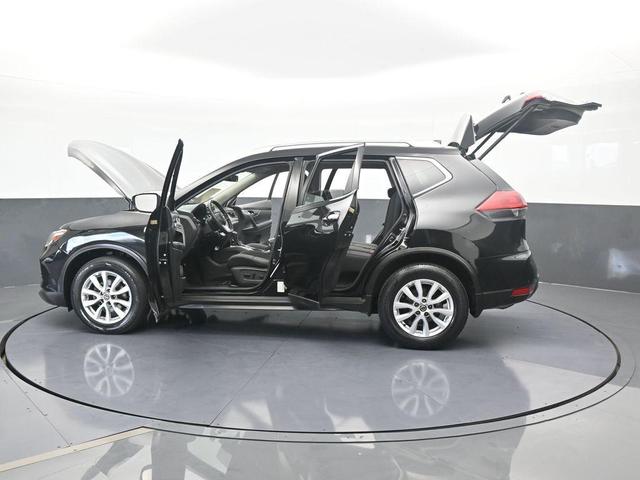Photo of 2019 Magnetic Black Nissan Rogue