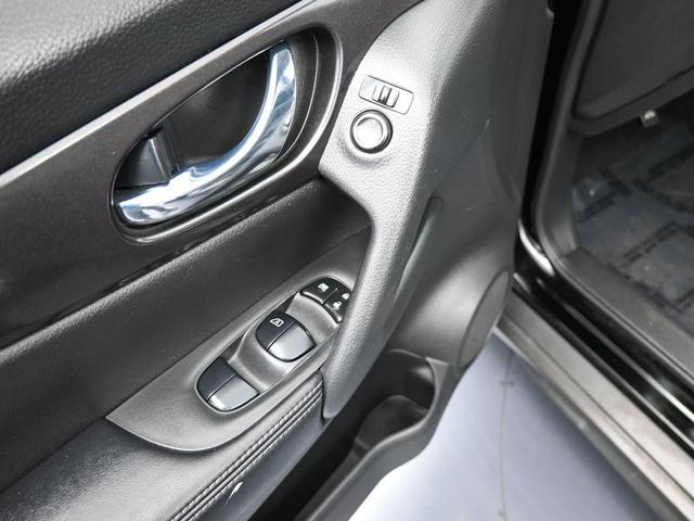 Photo of 2019 Magnetic Black Nissan Rogue