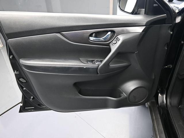 Photo of 2019 Magnetic Black Nissan Rogue