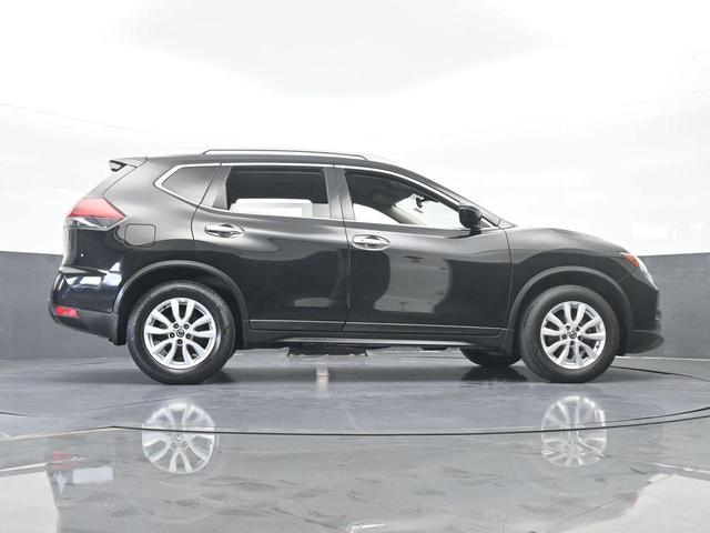 Photo of 2019 Magnetic Black Nissan Rogue