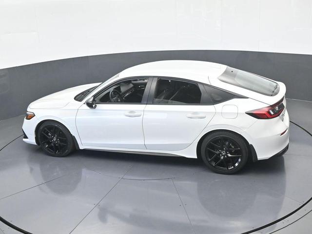 Photo of 2023 White Honda Civic