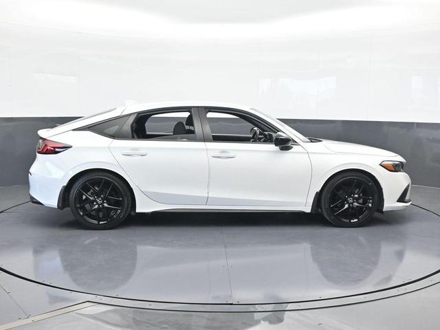 Photo of 2023 White Honda Civic