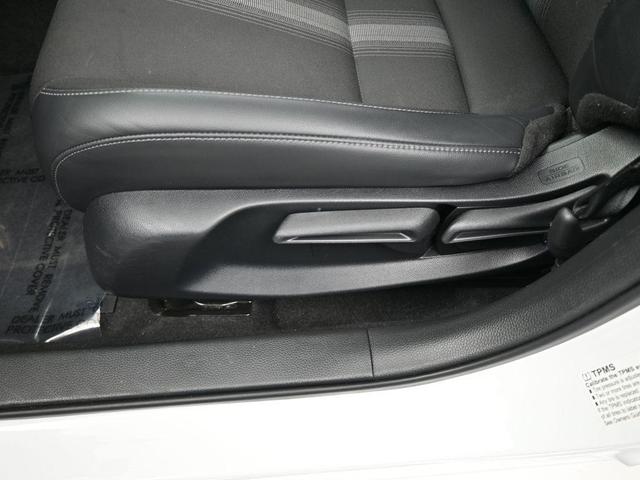 Photo of 2023 White Honda Civic
