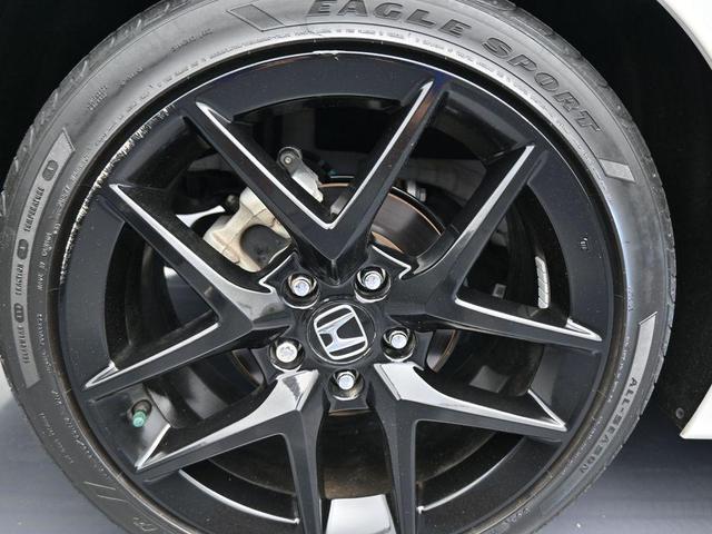 Photo of 2023 White Honda Civic