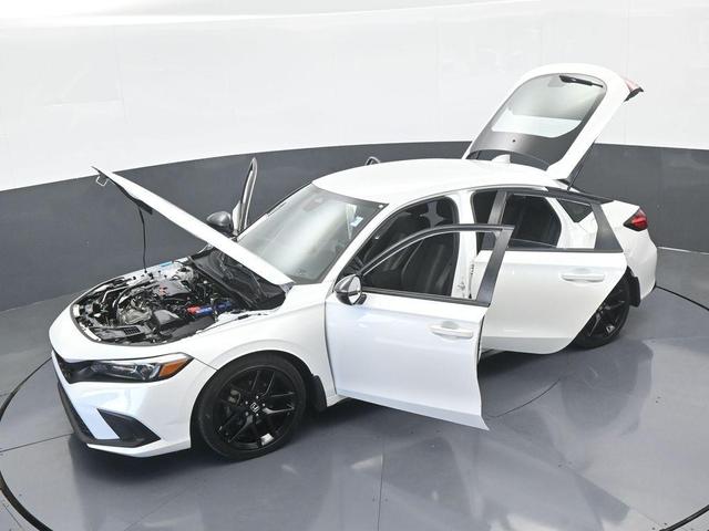 Photo of 2023 White Honda Civic