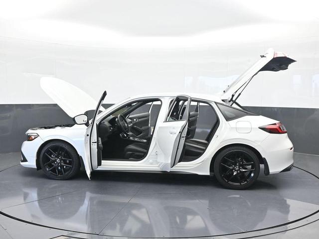 Photo of 2023 White Honda Civic