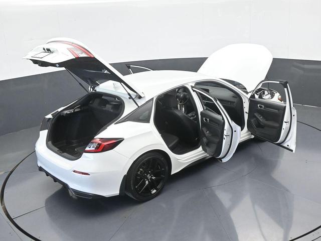 Photo of 2023 White Honda Civic