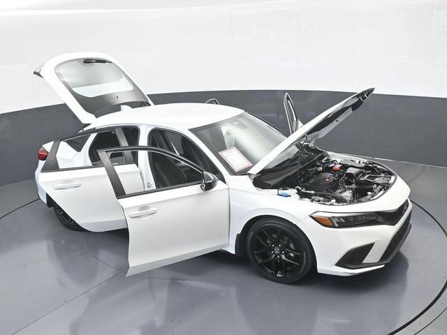 Photo of 2023 White Honda Civic
