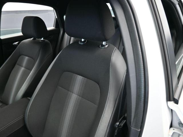 Photo of 2023 White Honda Civic