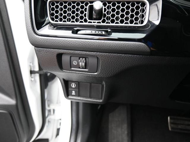 Photo of 2023 White Honda Civic