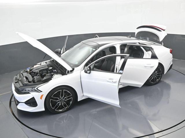 Photo of 2023 Glacial White Pearl Kia K5
