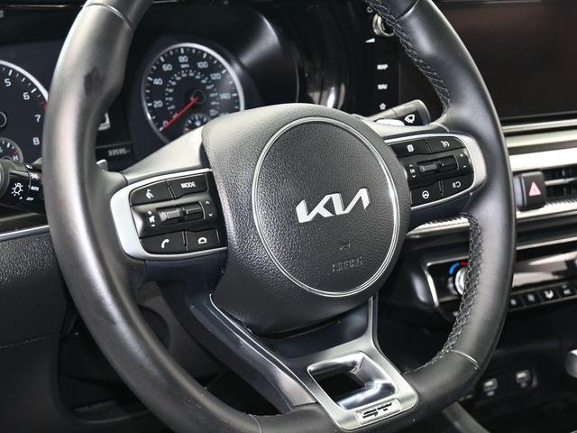 Photo of 2023 Glacial White Pearl Kia K5