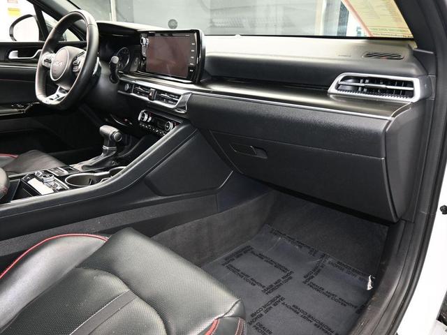 Photo of 2023 Glacial White Pearl Kia K5