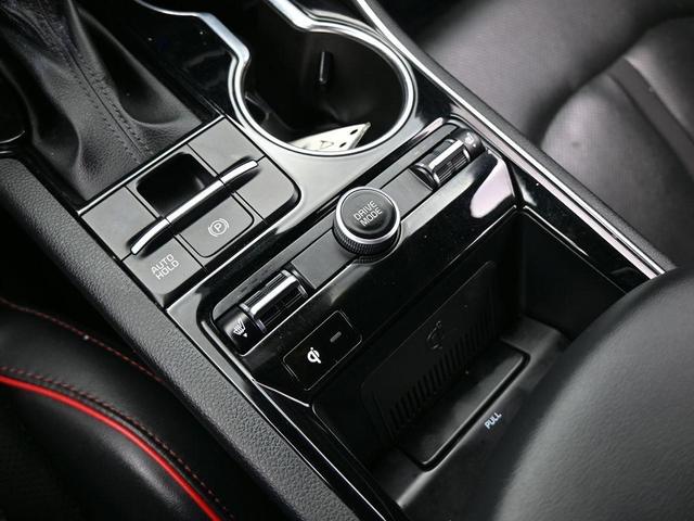 Photo of 2023 Glacial White Pearl Kia K5