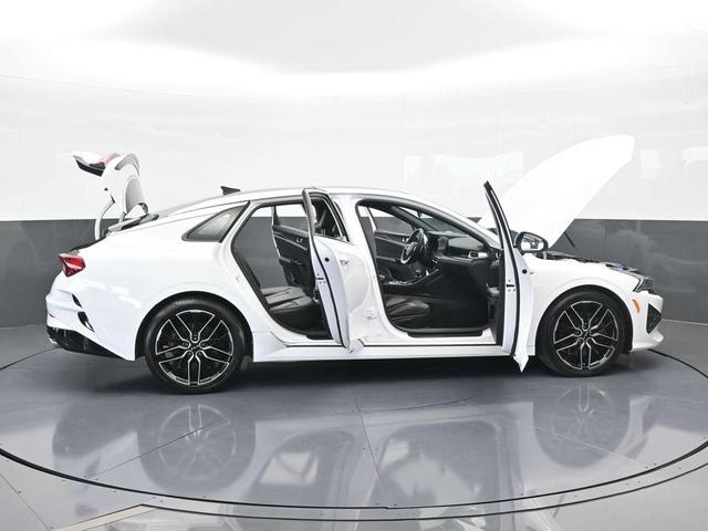 Photo of 2023 Glacial White Pearl Kia K5