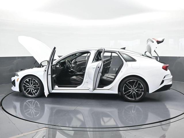 Photo of 2023 Glacial White Pearl Kia K5